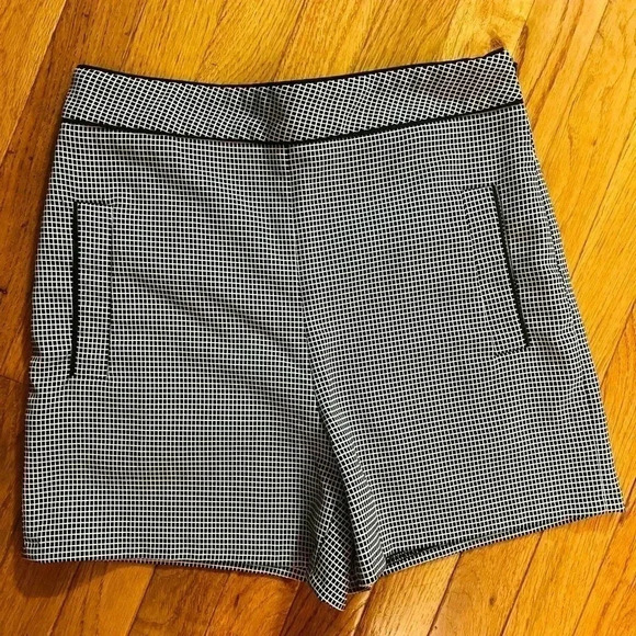 ZARA BASICS WOMENS BLACK BLACK/WHITE DRESS SHORTS SIZE M EUC - Picture 1 of 11